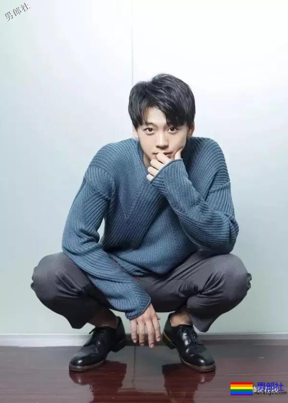 最憧憬的理想身材！当红小狼狗演过《假面骑士》，美好身材让我看了就… - 51虹马