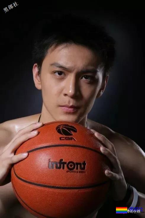 1米93篮球界颜值担当！大长腿校草级运动帅哥，走到哪帅到哪！ - 51虹马