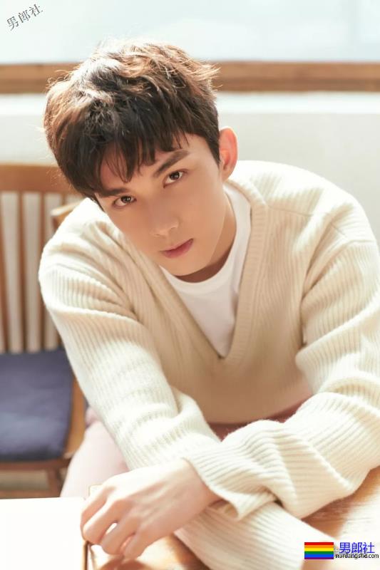 元气少年吴磊新照,完美笑容直击少女心! - 51虹马 元气少年吴磊新照,完美笑容直击少女心! - 51虹马