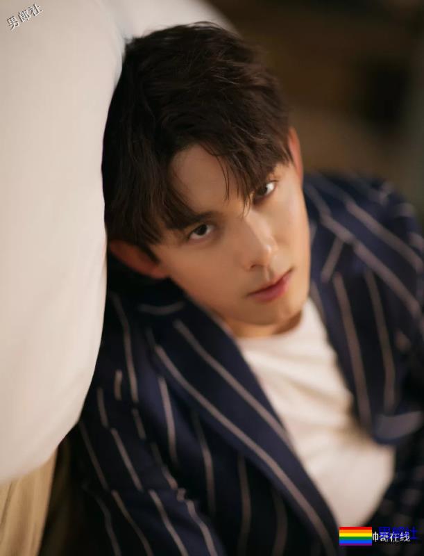 元气少年吴磊新照，完美笑容直击少女心！ - 51虹马