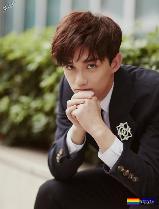 元气少年吴磊新照，完美笑容直击少女心！ - 51虹马