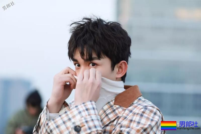 元气少年吴磊新照，完美笑容直击少女心！ - 51虹马