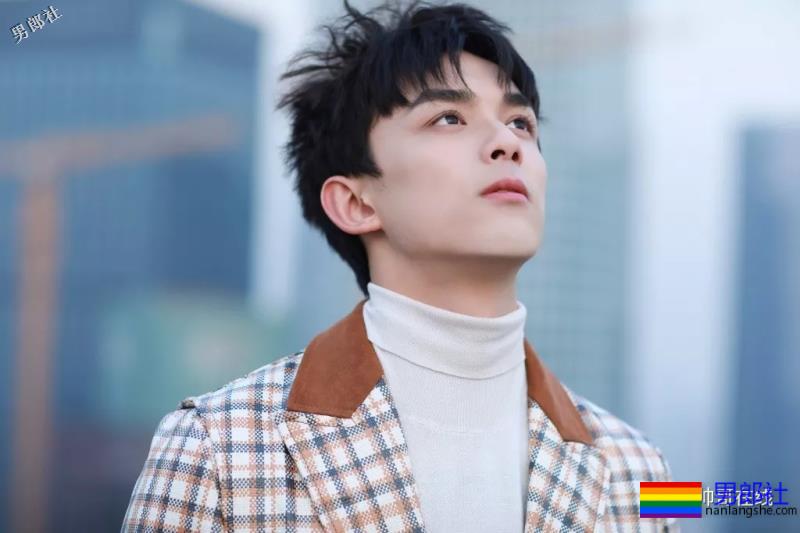 元气少年吴磊新照，完美笑容直击少女心！ - 51虹马