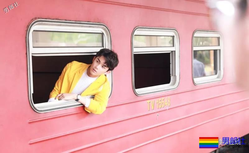 元气少年吴磊新照，完美笑容直击少女心！ - 51虹马