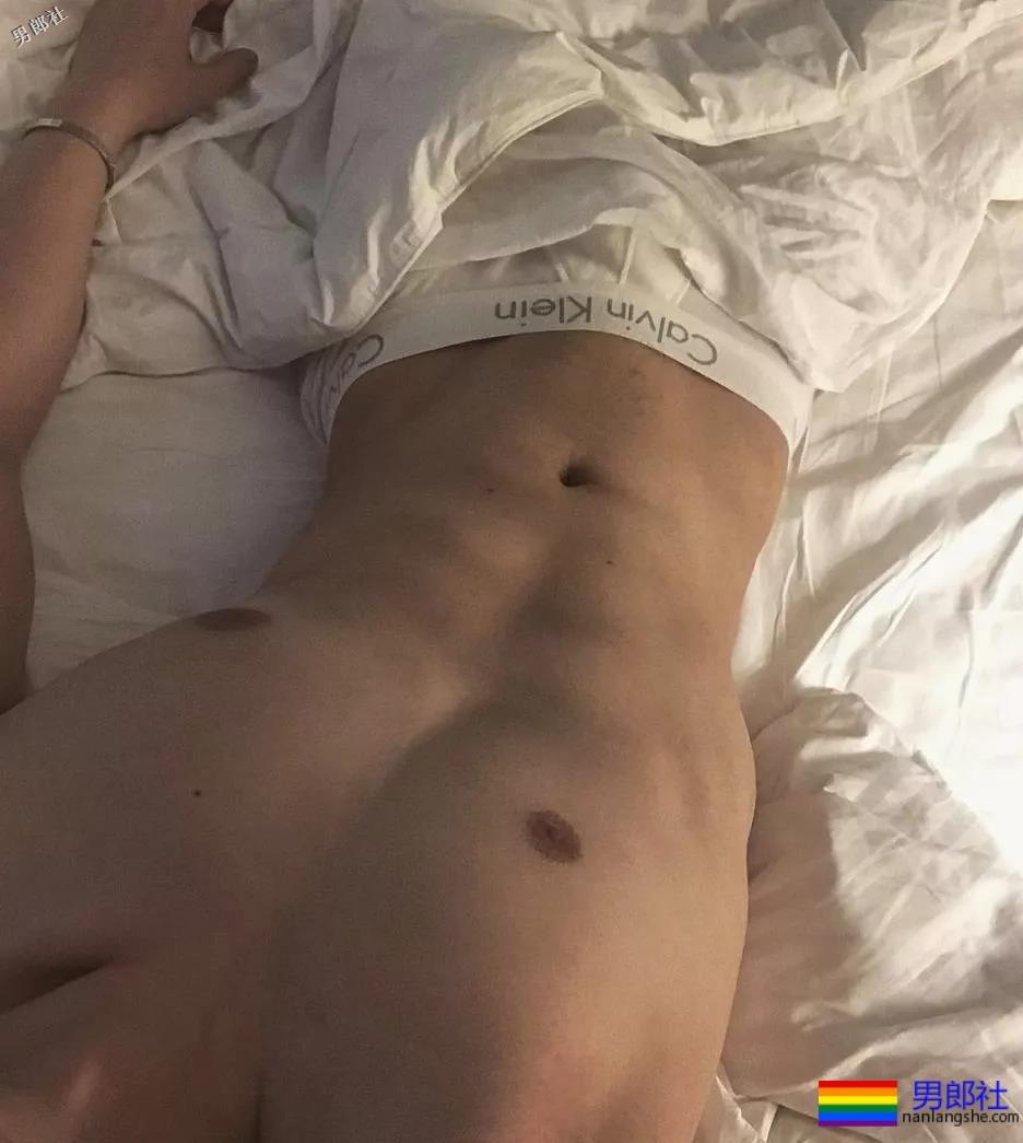 肌肉篮球体育生哥哥，真的小编真的把持不住了！ - 51虹马