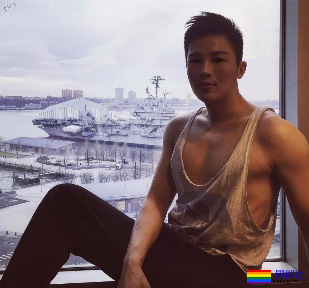 肌肉篮球体育生哥哥，真的小编真的把持不住了！ - 51虹马