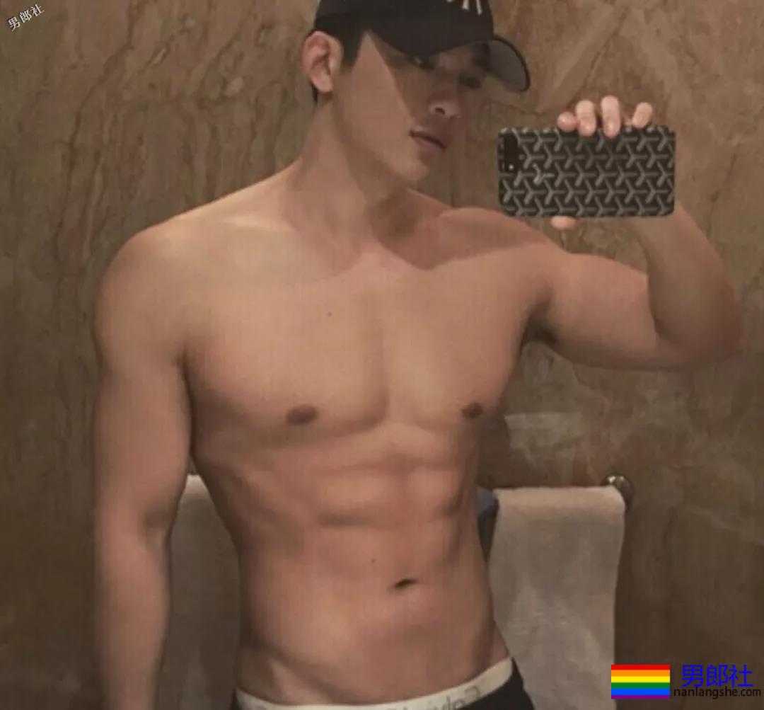 肌肉篮球体育生哥哥，真的小编真的把持不住了！ - 51虹马