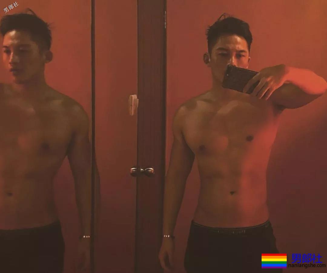 肌肉篮球体育生哥哥，真的小编真的把持不住了！ - 51虹马