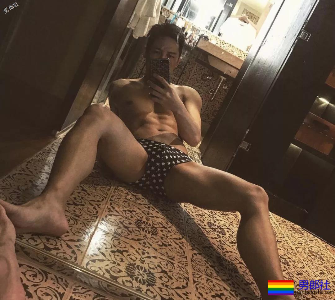 肌肉篮球体育生哥哥，真的小编真的把持不住了！ - 51虹马