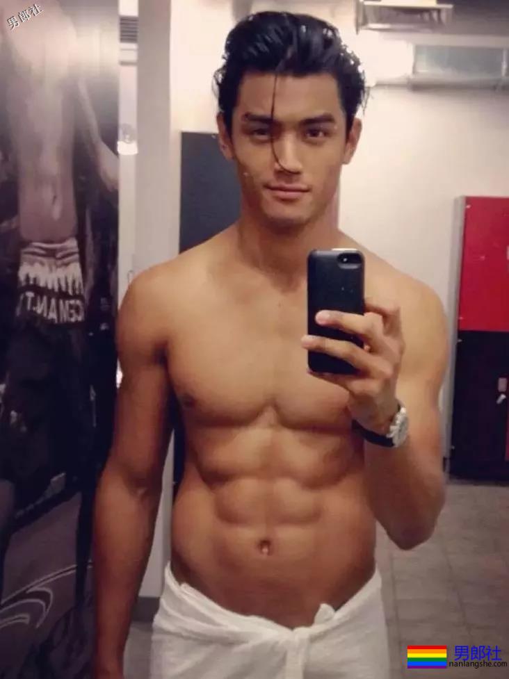 四国混血、荷尔蒙炸裂，这枚亚裔模特居然还没火？！ - 51虹马