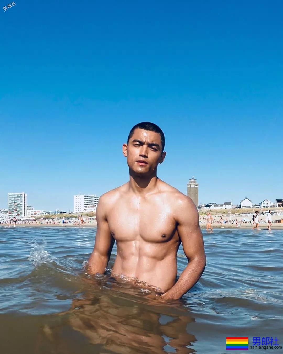 四国混血、荷尔蒙炸裂，这枚亚裔模特居然还没火？！ - 51虹马