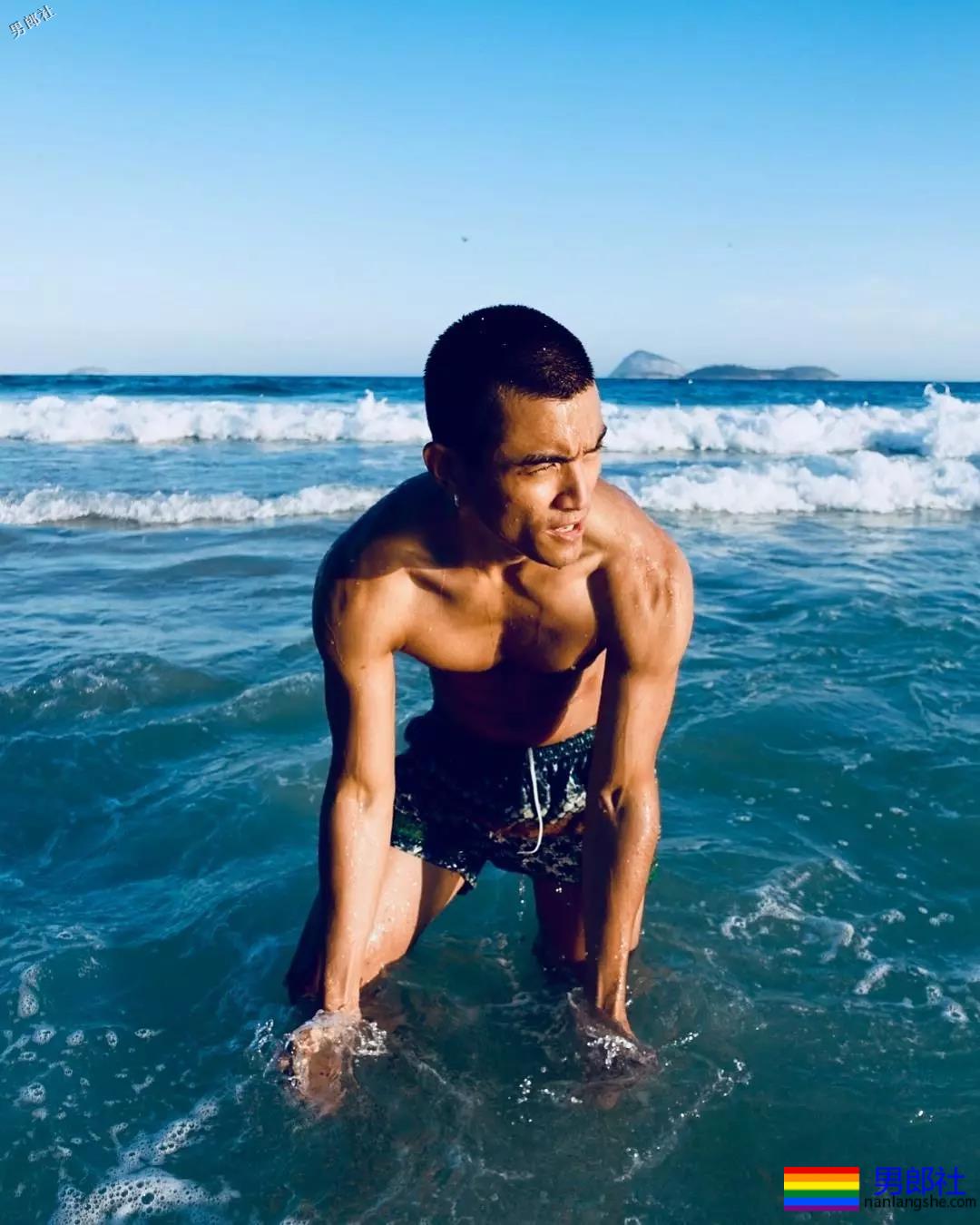 四国混血、荷尔蒙炸裂，这枚亚裔模特居然还没火？！ - 51虹马