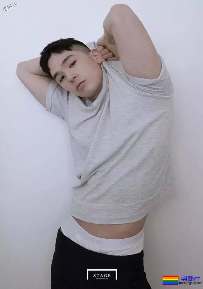 小狼狗玩湿身泄露大秘密！ - 51虹马