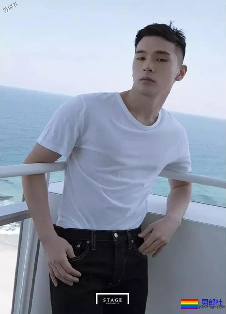 小狼狗玩湿身泄露大秘密！ - 51虹马