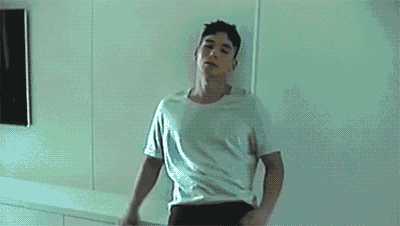 小狼狗玩湿身泄露大秘密！ - 51虹马