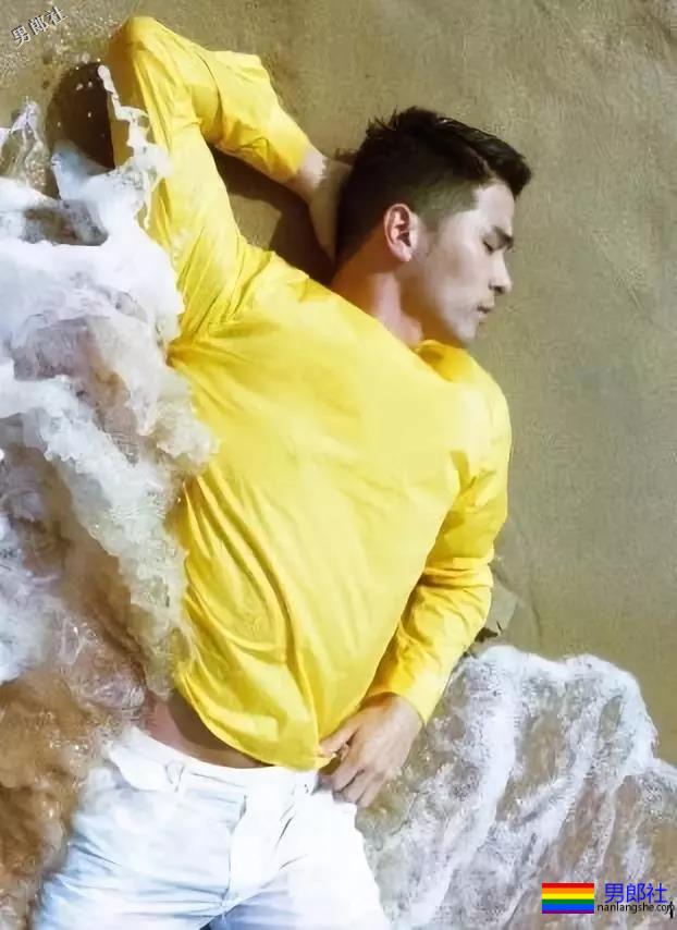 小狼狗玩湿身泄露大秘密！ - 51虹马