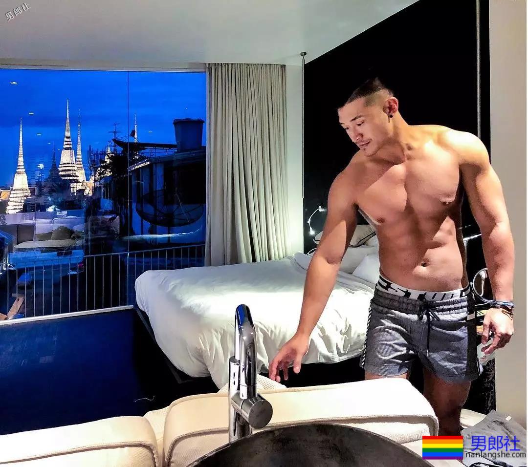 私照外泄基圈的gogoboy，优雅性感的肉体杀伤力不减当年! - 51虹马