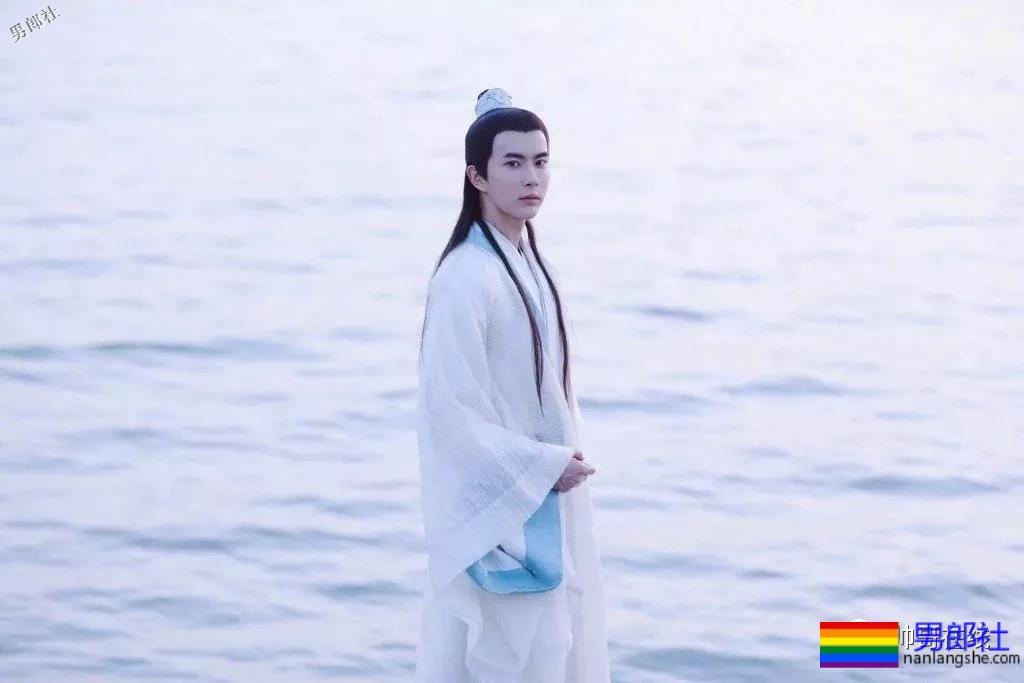 新版许仙法海双双帅炸！都是演过男男戏有腹肌的男人！ - 51虹马