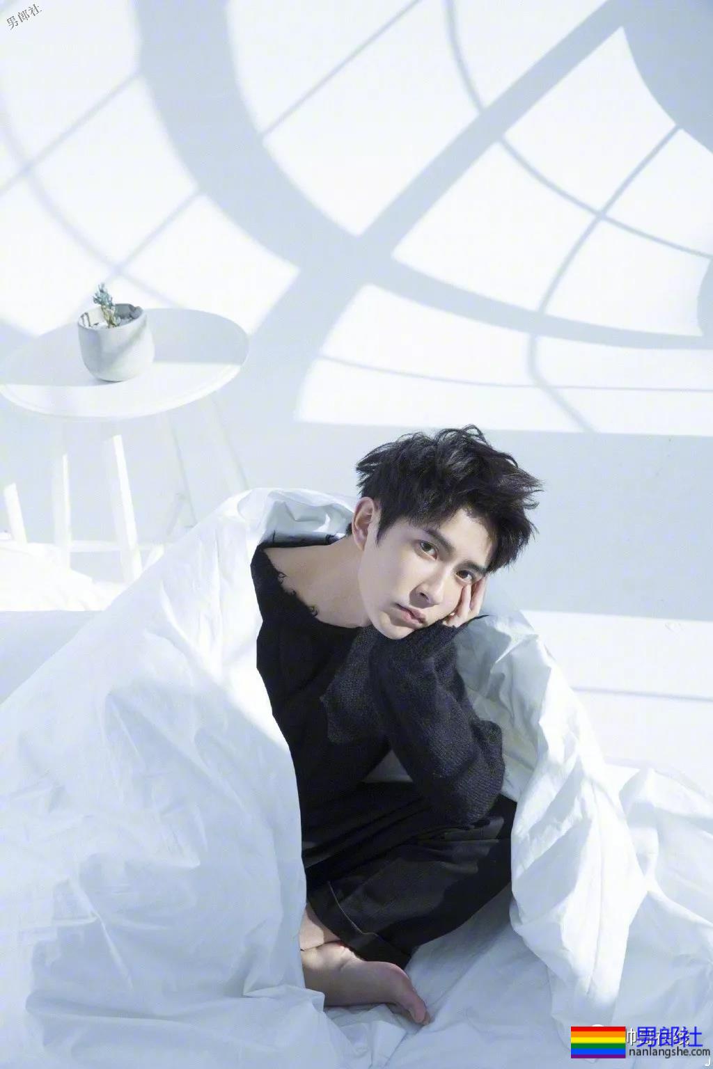 新版许仙法海双双帅炸!都是演过男男戏有腹肌的男人! - 51虹马 新版许仙法海双双帅炸!都是演过男男戏有腹肌的男人! - 51虹马