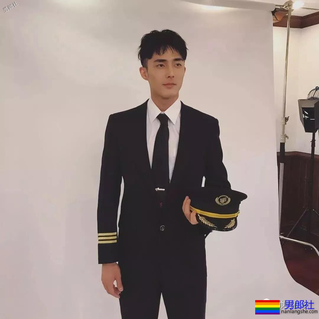 新版许仙法海双双帅炸！都是演过男男戏有腹肌的男人！ - 51虹马