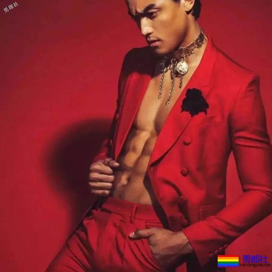 筋肉小狼狗荷尔蒙炸裂！八腹肌寸头肌肉硬汉引人犯罪！ - 51虹马