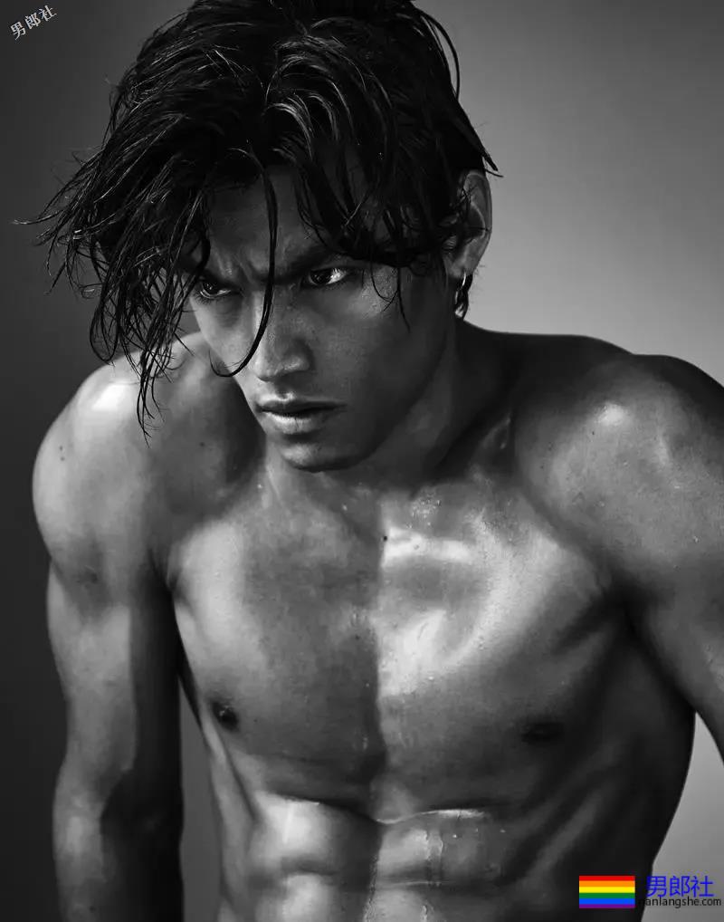 筋肉小狼狗荷尔蒙炸裂！八腹肌寸头肌肉硬汉引人犯罪！ - 51虹马