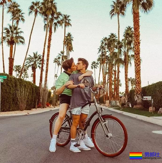 名媛夫夫秀恩爱，基友都羡慕大! - 51虹马