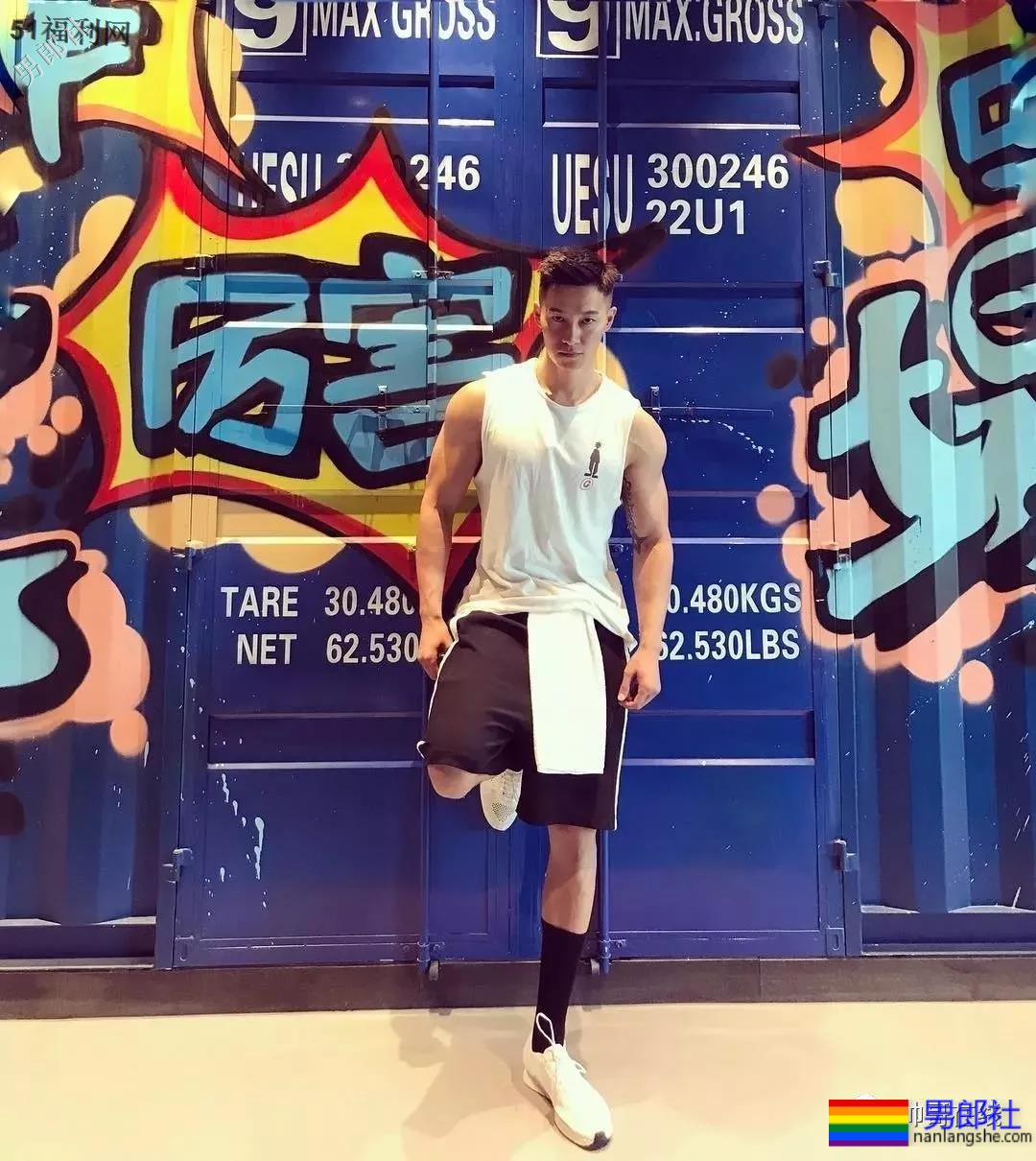 185东北肌肉男大闹影视圈,长腿腹肌腱子肉,这样的爷们谁遭得住!? - 51虹马 185东北肌肉男大闹影视圈,长腿腹肌腱子肉,这样的爷们谁遭得住!? - 51虹马