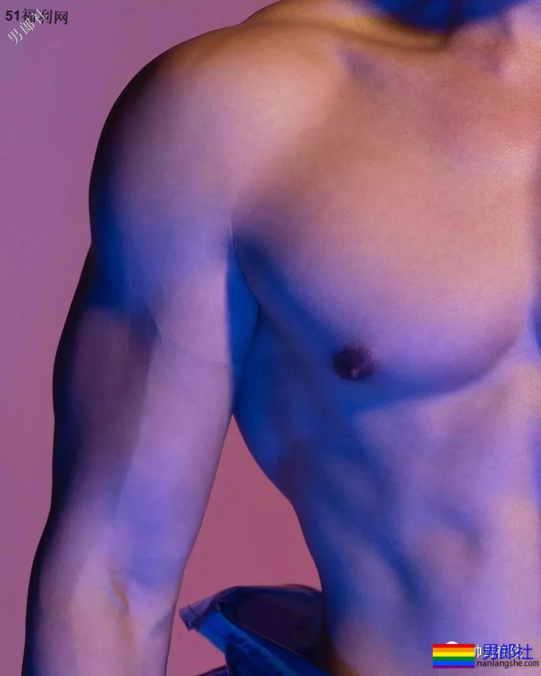 185东北肌肉男大闹影视圈，长腿腹肌腱子肉，这样的爷们谁遭得住！？ - 51虹马