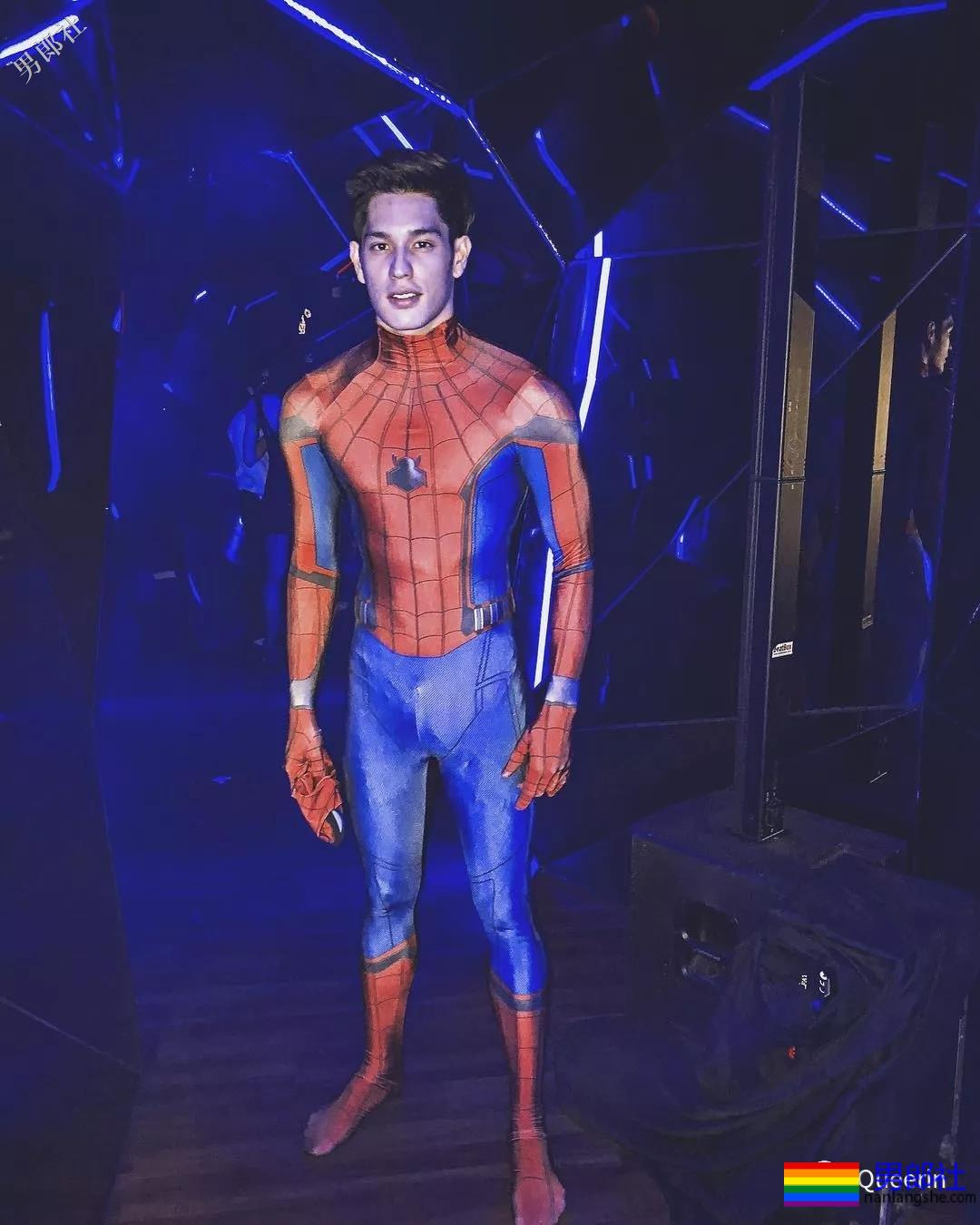 紧身衣男模毫无亮点，还是变身装修工才可以啊！ - 51虹马