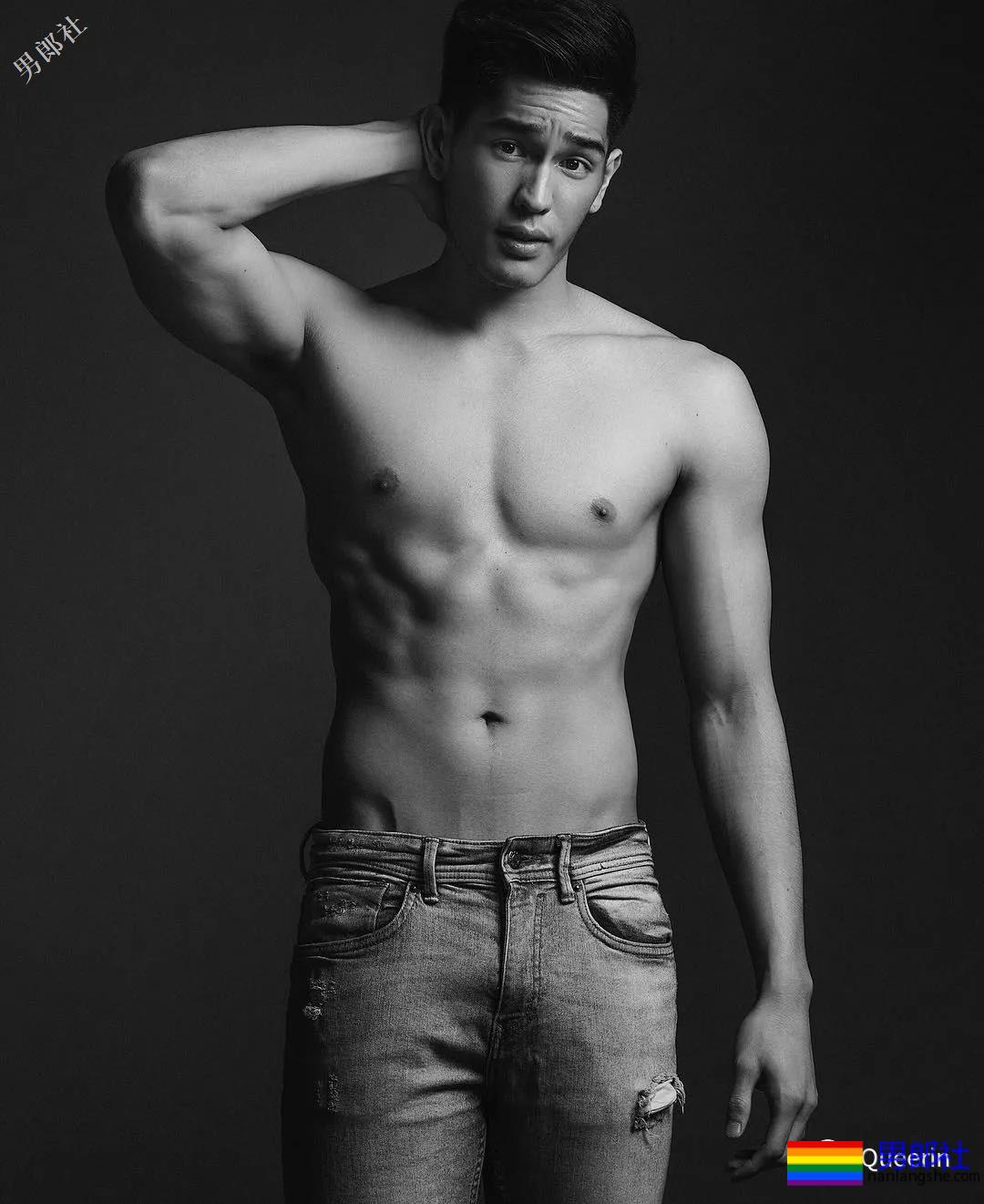 紧身衣男模毫无亮点，还是变身装修工才可以啊！ - 51虹马