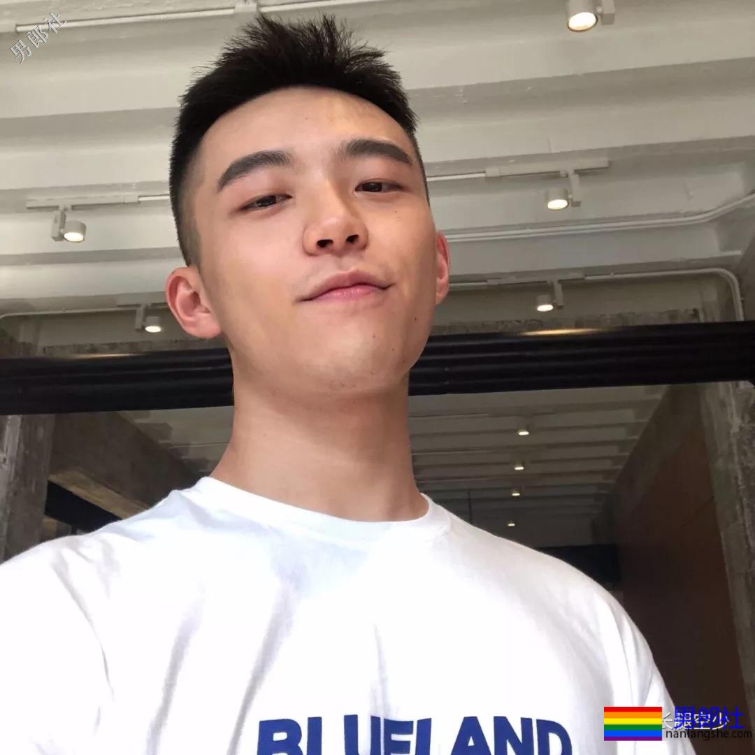 大鼻子，大长腿，大手臂，大. - 51虹马