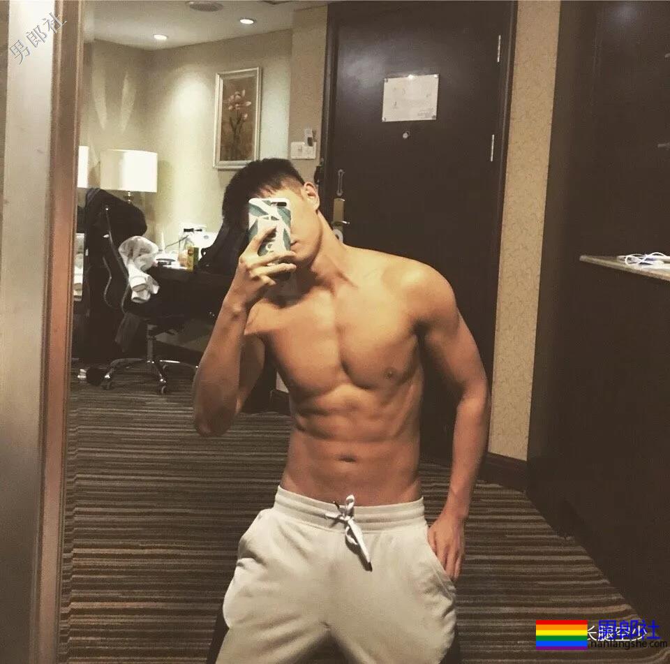 大鼻子，大长腿，大手臂，大. - 51虹马