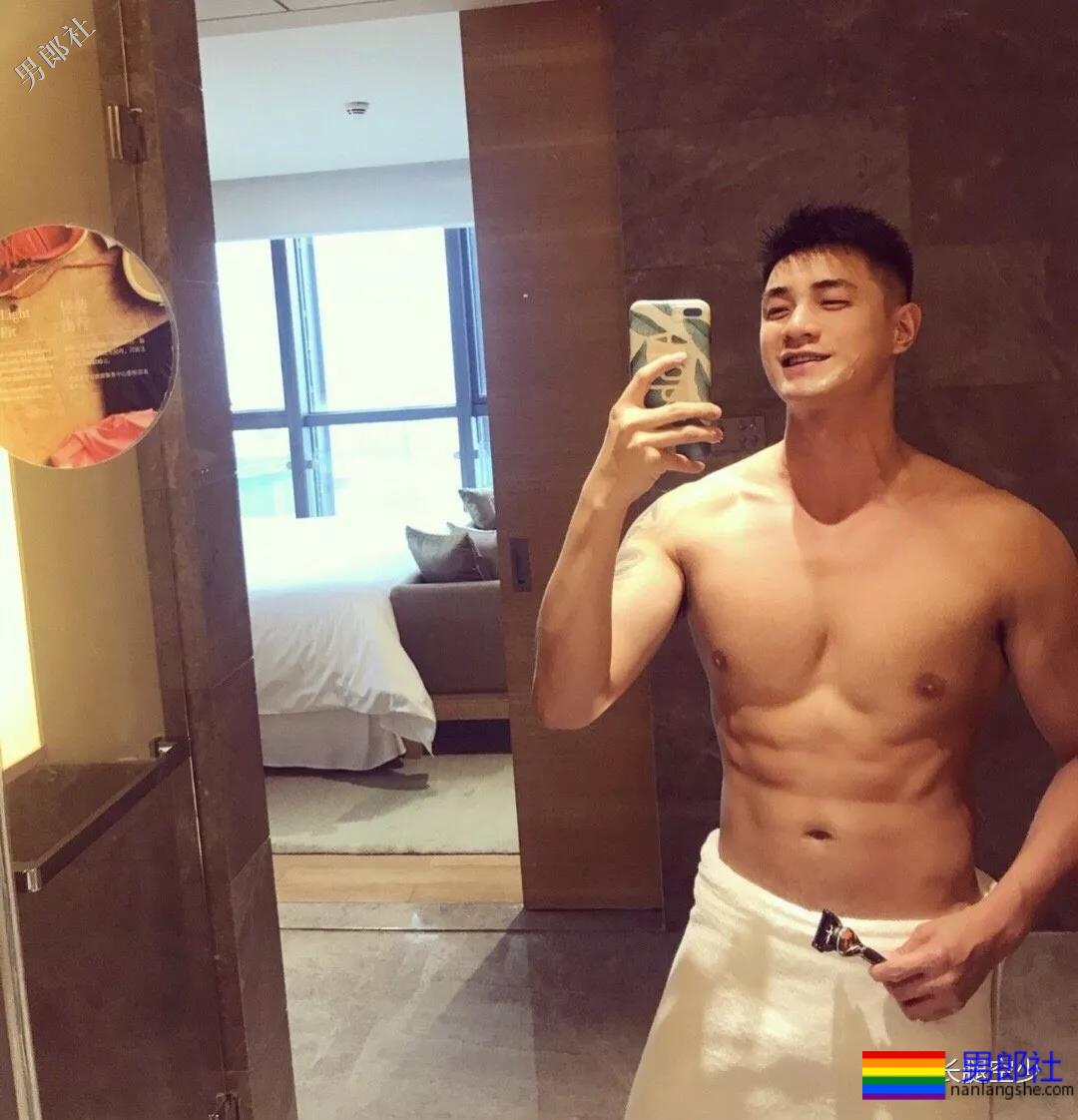 大鼻子，大长腿，大手臂，大. - 51虹马