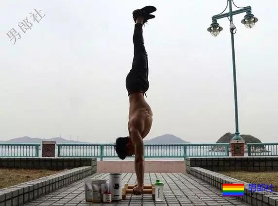香港筋肉猛男自称“0”，疑因“鲜肉”遭禁赛？ - 51虹马