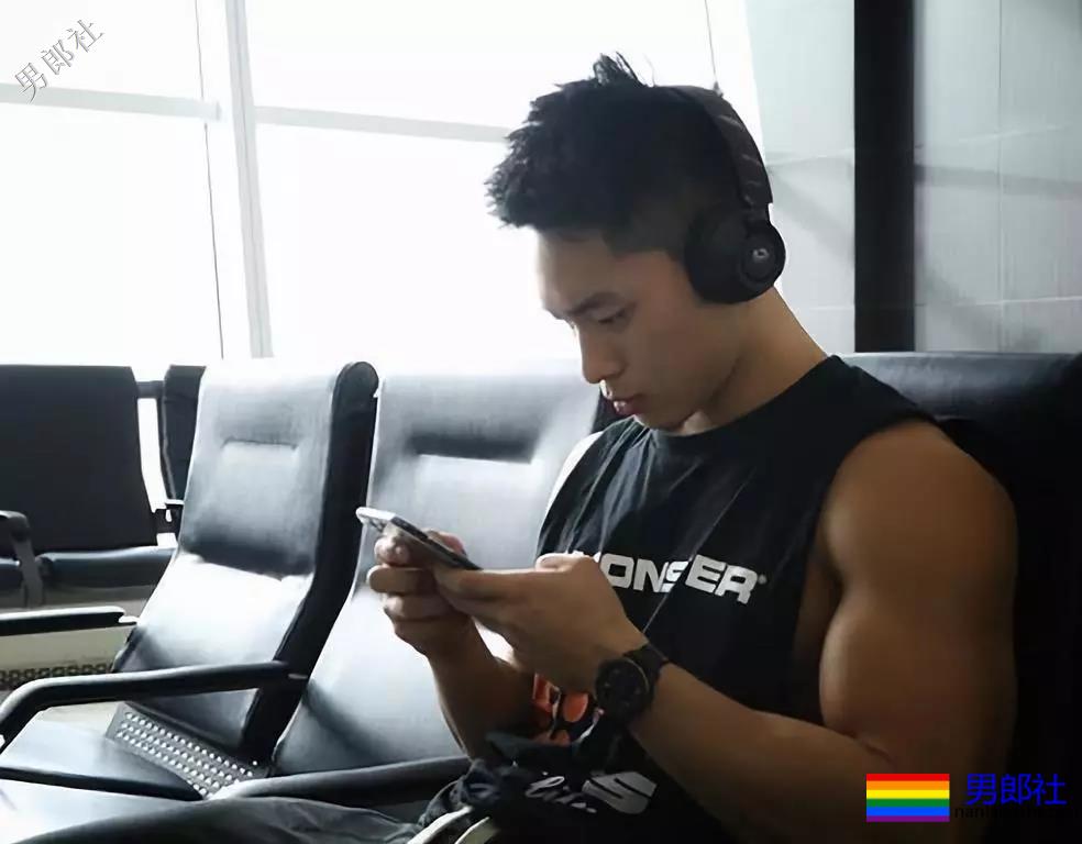 香港筋肉猛男自称“0”，疑因“鲜肉”遭禁赛？ - 51虹马