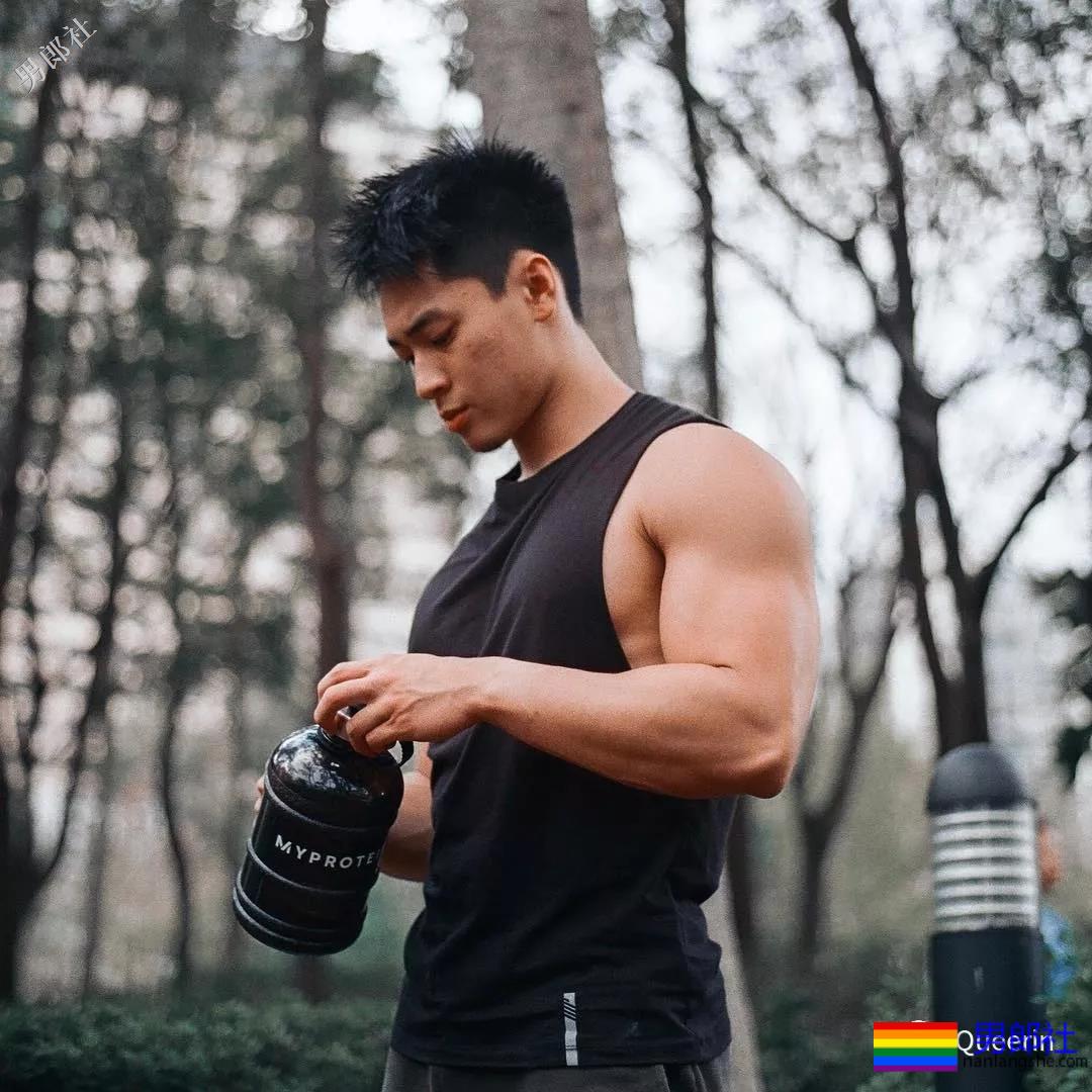 香港筋肉猛男自称“0”，疑因“鲜肉”遭禁赛？ - 51虹马