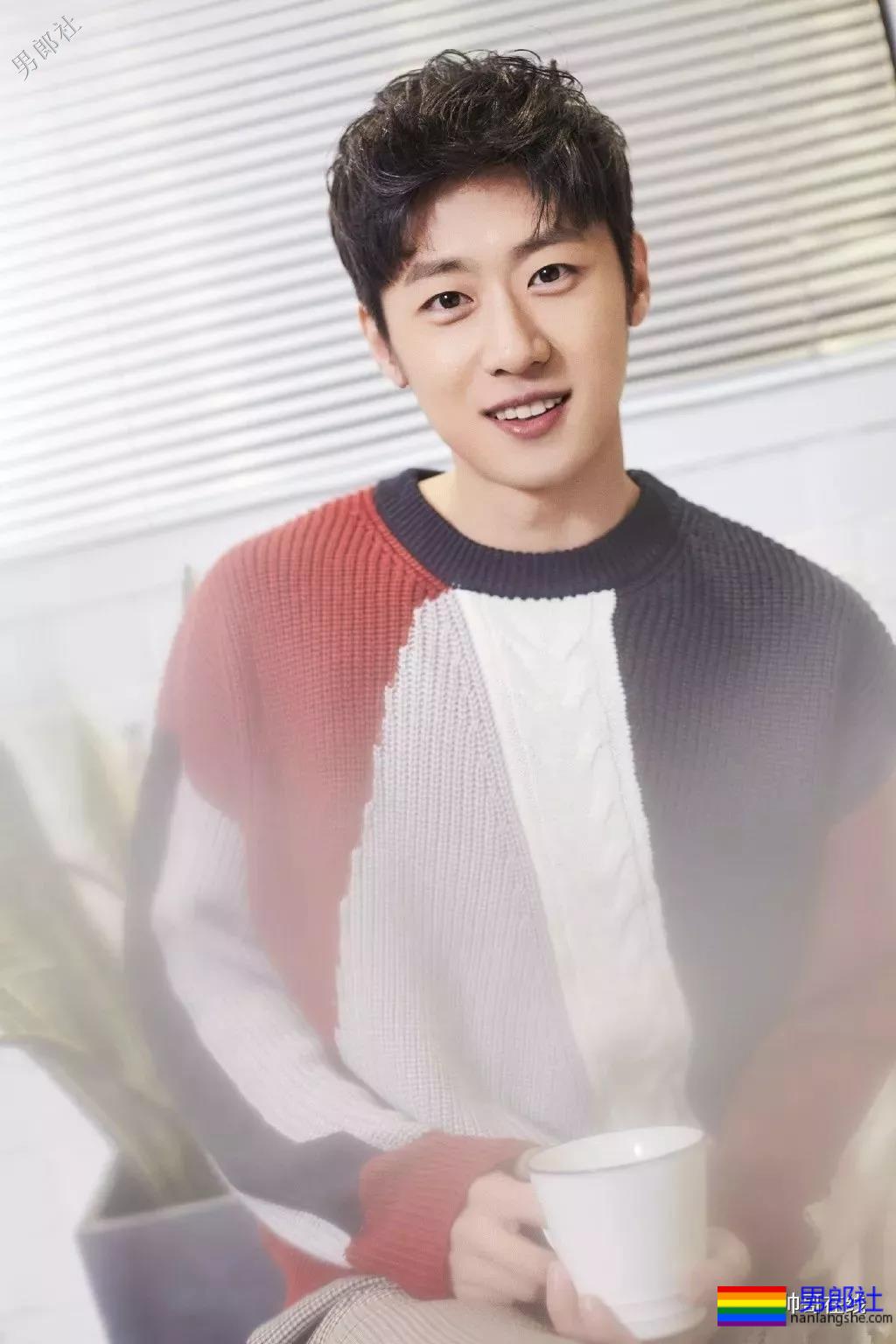 阳光小奶狗腹肌撩人!长腿筋肉身材简直A爆了! - 51虹马 阳光小奶狗腹肌撩人!长腿筋肉身材简直A爆了! - 51虹马