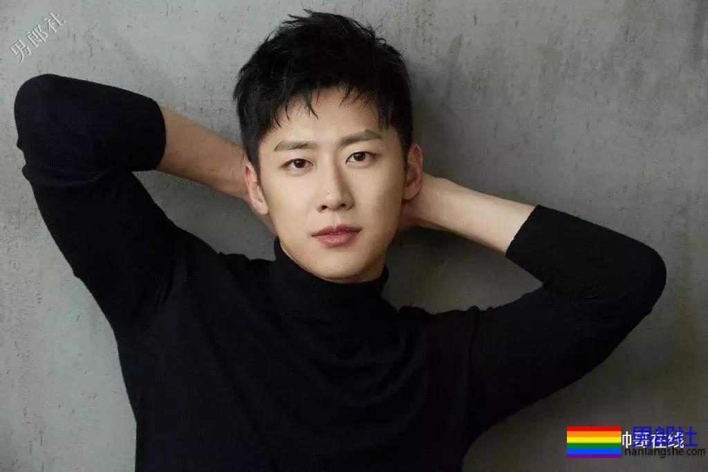 阳光小奶狗腹肌撩人！长腿筋肉身材简直A爆了！ - 51虹马