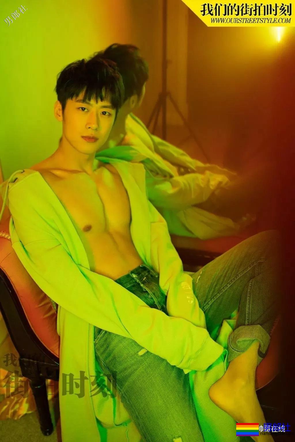 阳光小奶狗腹肌撩人！长腿筋肉身材简直A爆了！ - 51虹马