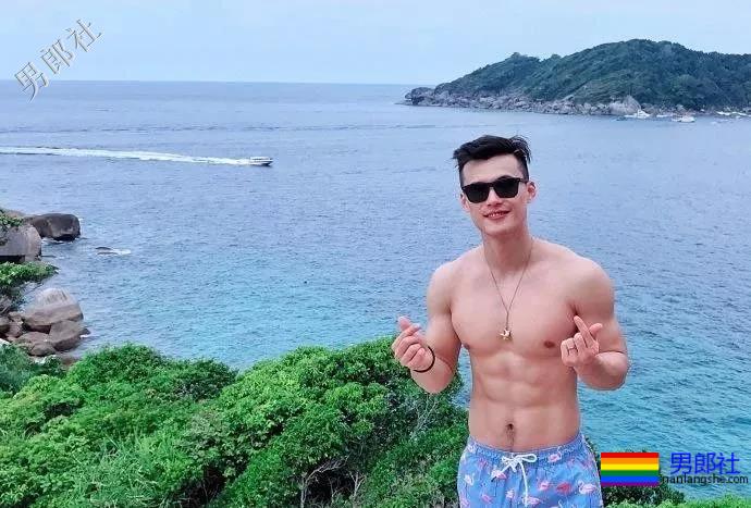 湖南大学肌肉学霸，练就胸肌腹肌人鱼线 - 51虹马