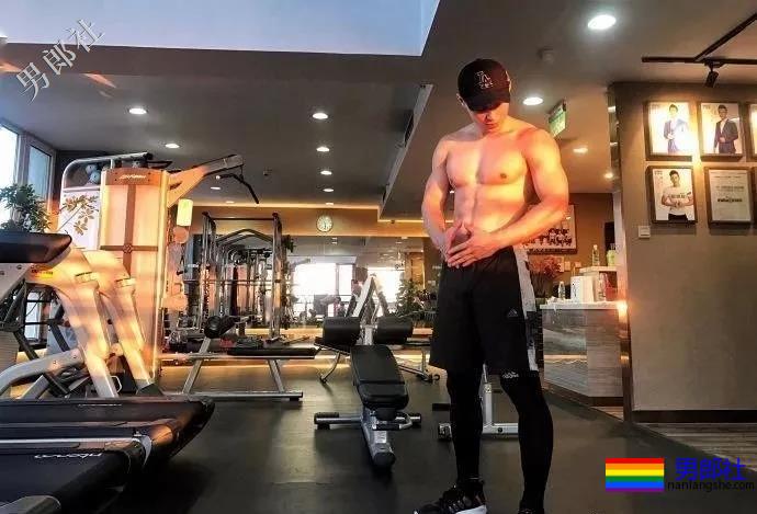 湖南大学肌肉学霸，练就胸肌腹肌人鱼线 - 51虹马