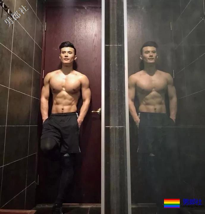 湖南大学肌肉学霸，练就胸肌腹肌人鱼线 - 51虹马