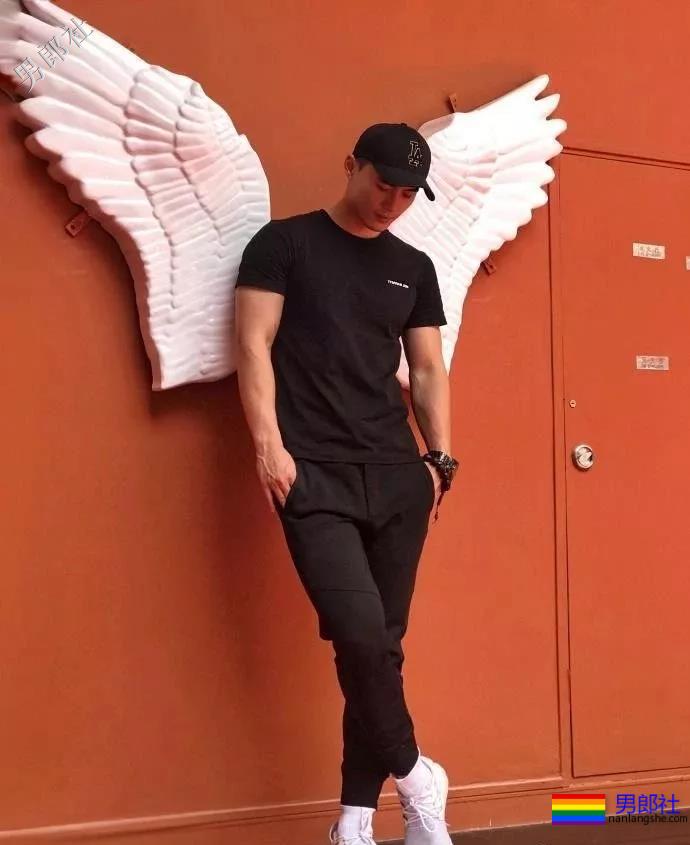 湖南大学肌肉学霸，练就胸肌腹肌人鱼线 - 51虹马