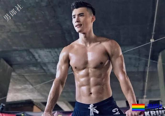 湖南大学肌肉学霸，练就胸肌腹肌人鱼线 - 51虹马