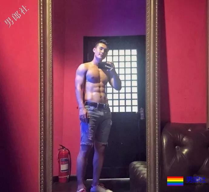 湖南大学肌肉学霸，练就胸肌腹肌人鱼线 - 51虹马