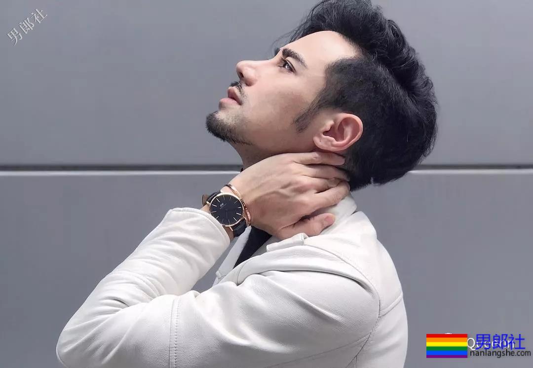 杜蕾斯广告男主亮相，人鱼线公狗腰看到饱！ - 51虹马