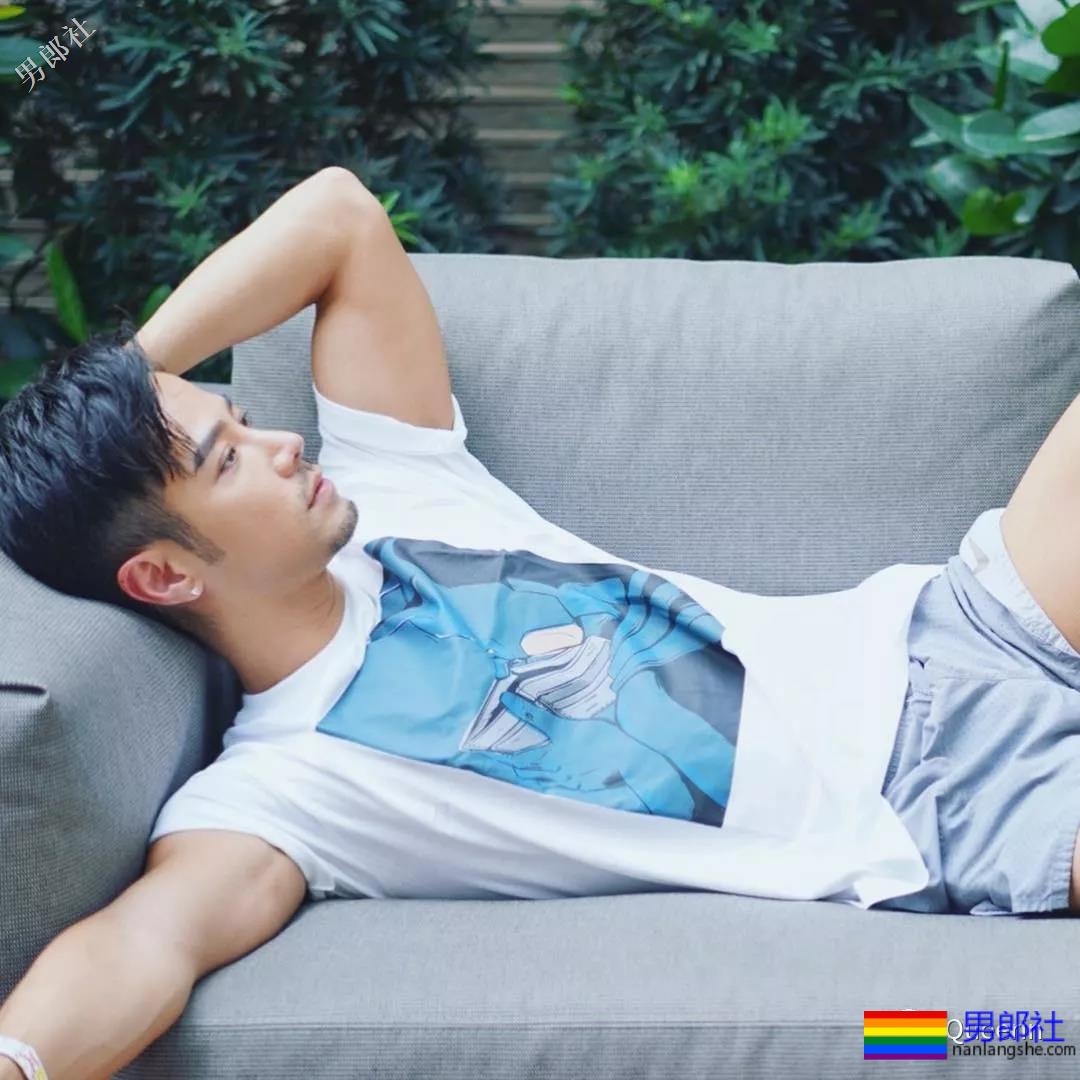 杜蕾斯广告男主亮相，人鱼线公狗腰看到饱！ - 51虹马