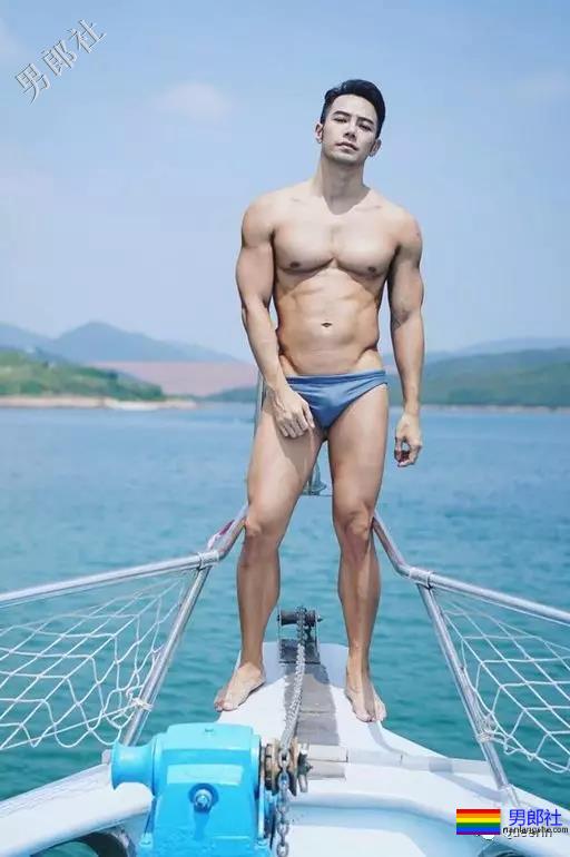 杜蕾斯广告男主亮相，人鱼线公狗腰看到饱！ - 51虹马