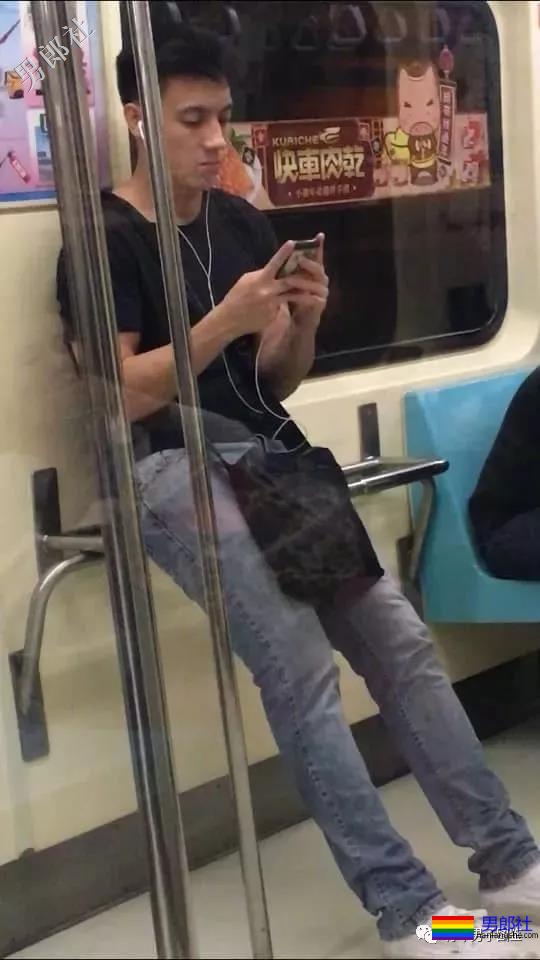 荷尔蒙气息十足的野生小鲜肉，让人走不动道 - 51虹马